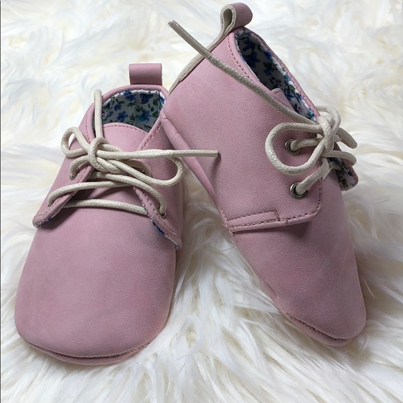 ❣️5 for $25 💕 Girls pink lace up soft sole baby oxfords - Picture 5 of 8